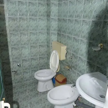 Vila Memçaj 23 *